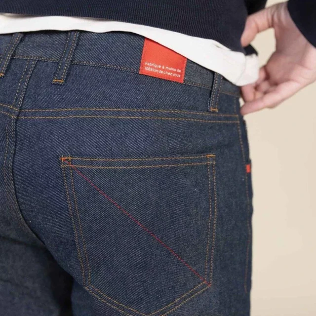 1083 - JEANS AJUSTE ATHLETIQUE 105N coton bio filidenim flex bleu Homme