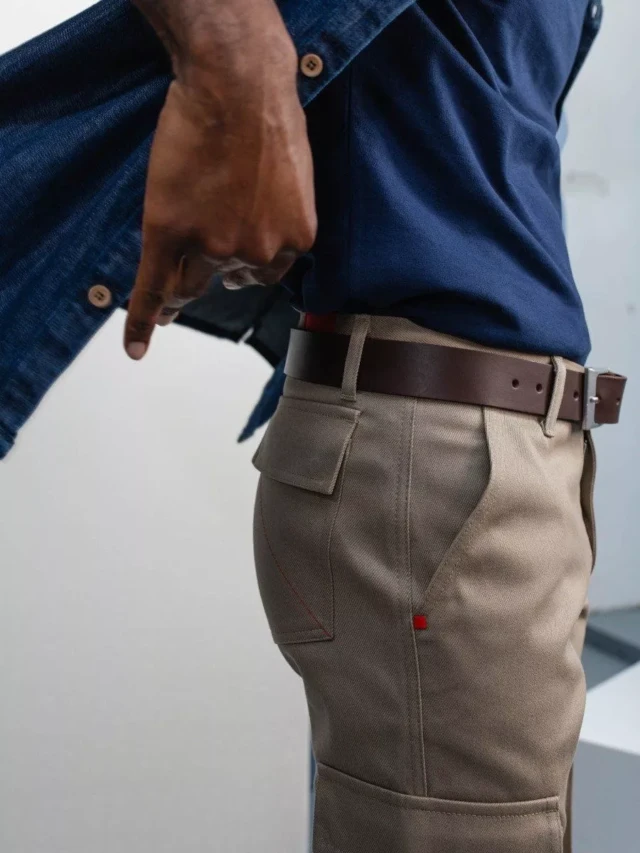 1083 - CARGO DROIT 111N coton bio superdenim uni beige Homme