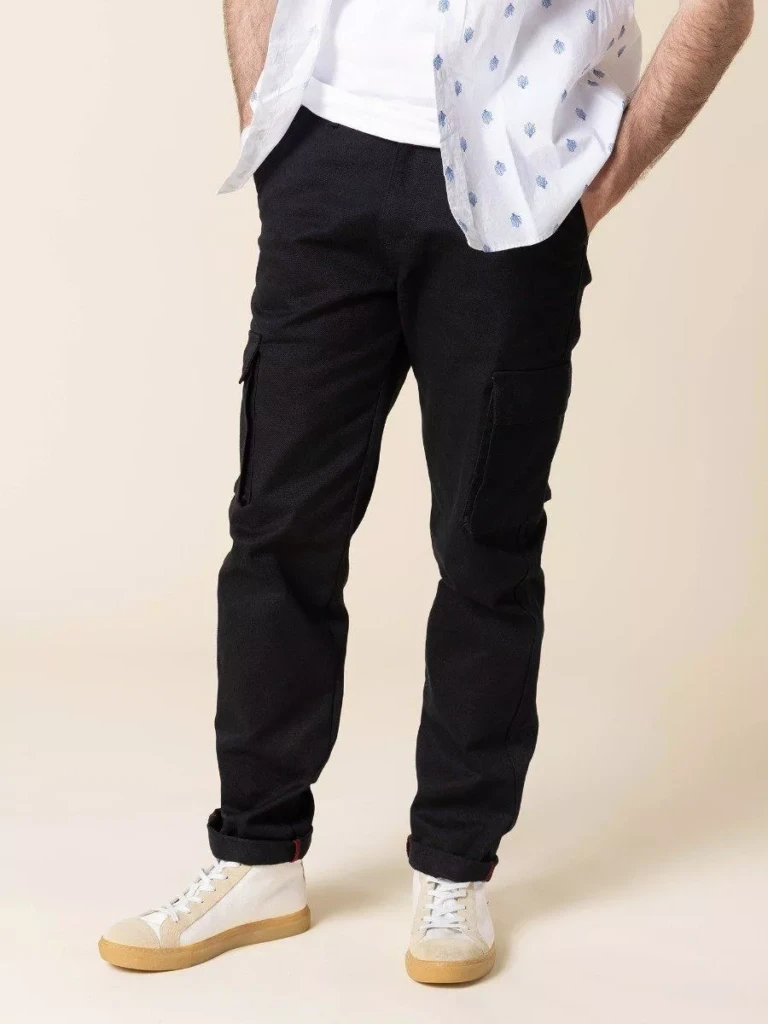 1083 - CARGO DROIT 111N coton bio superdenim uni noir Homme