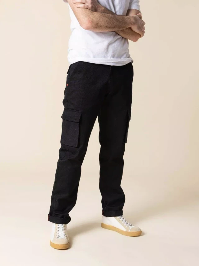 1083 - CARGO DROIT 111N coton bio superdenim uni noir Homme