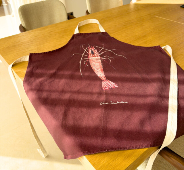 varek.illustrations - Tablier Rouge brun 100% coton : La Crevette