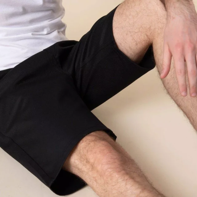 1083 - JOGGSHORT AMPLE 172N coton bio filidenim flex uni noir