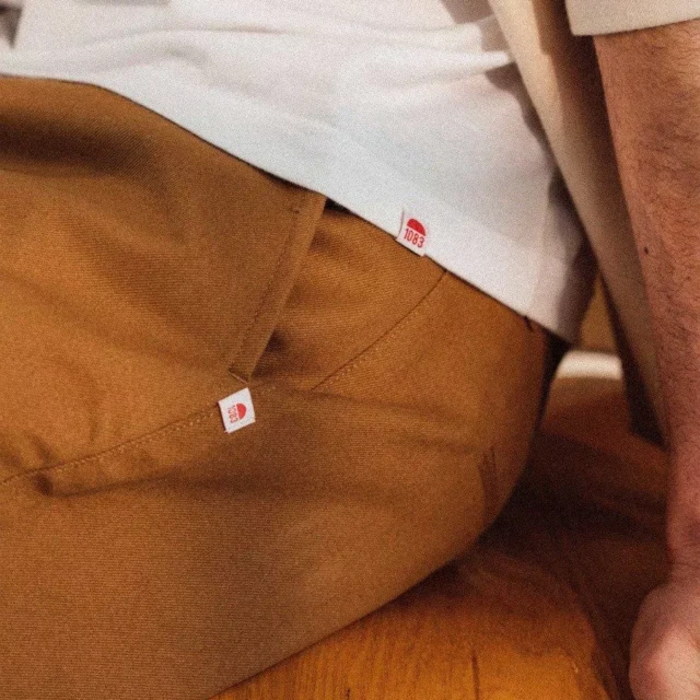 1083 - BERMUDA CHINO LARGE 174N coton bio filidenim flex uni marron clair Homme