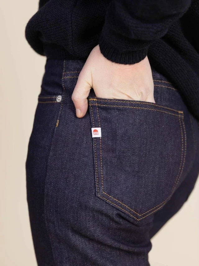 1083 - JEANS DROIT 201N  100 % coton bio superdenim indigo brut Femme