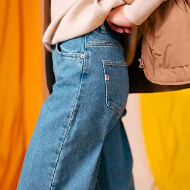 1083 - JEANS LARGE 206H DELAVE 100 % coton bio femme