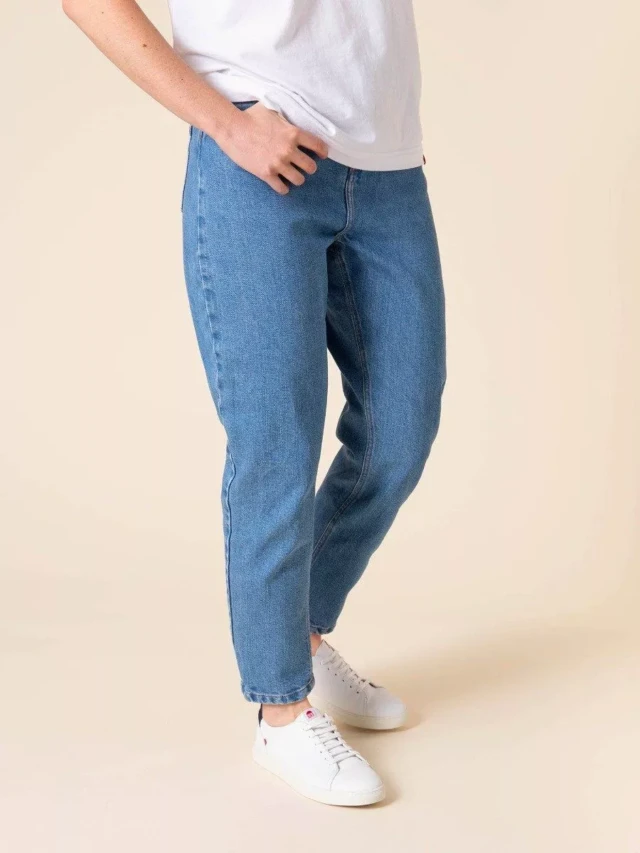 1083 - JEANS MOM 208H DELAVE 100 % coton bio indigo clair