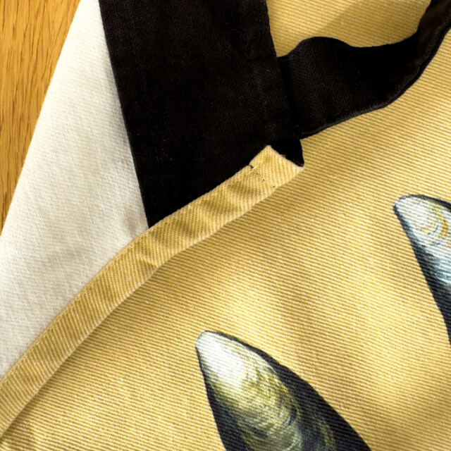 varek.illustrations - Tablier Curry 100% coton : Les Moules