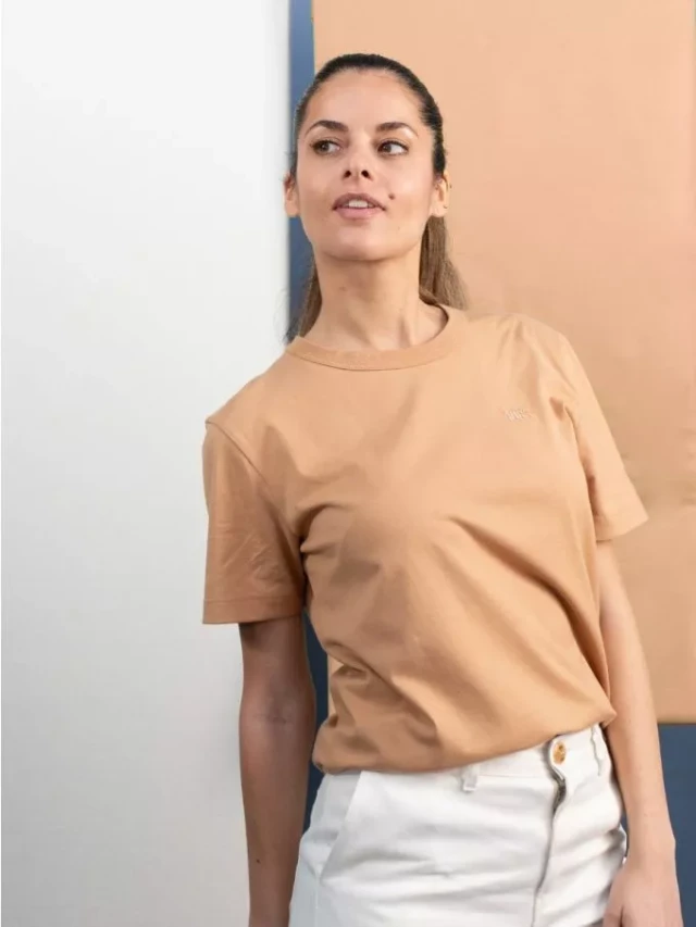 1083 - T-shirt droit brode 404