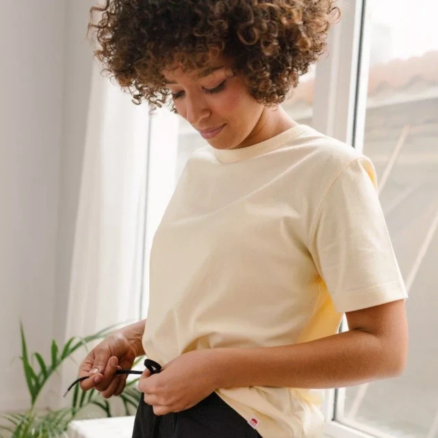 1083 - T-SHIRT DROIT 404 UNI coton bio jaune pastel Femme