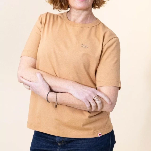 1083 - T-SHIRT DROIT BRODE 404 coton bio marron argile Femme