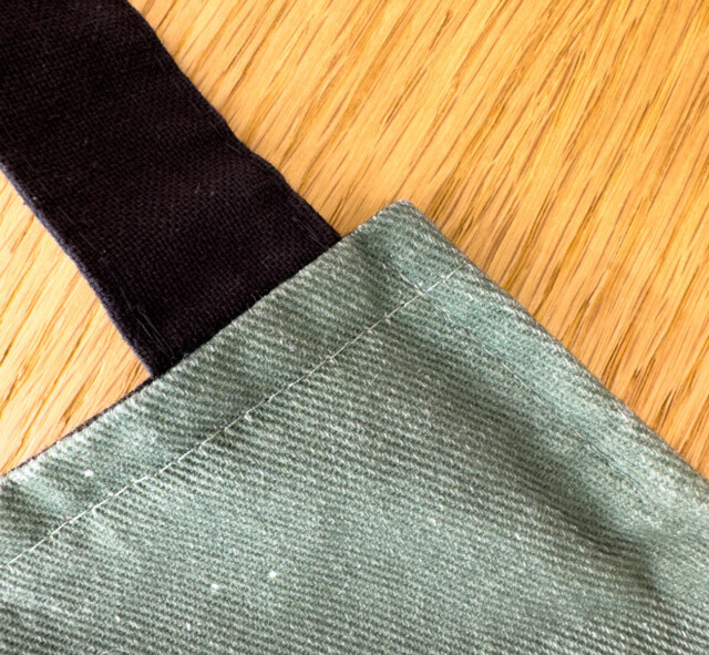 varek.illustrations - Tablier Vert Fougère 100% coton : Le Crabe Vert