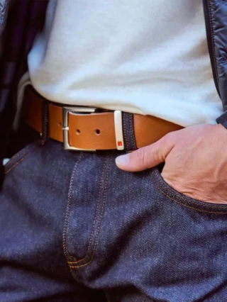 CEINTURE BOUCLE CARREE 810 cuir camel Unisexe par la marque 1083 1083 - CEINTURE BOUCLE CARREE 810 cuir camel Unisexe