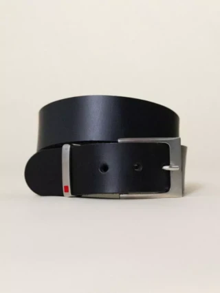 1083 - CEINTURE BOUCLE CARREE 810 cuir noir Unisexe