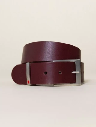1083 - CEINTURE BOUCLE CARREE 810 cuir bordeaux Unisexe