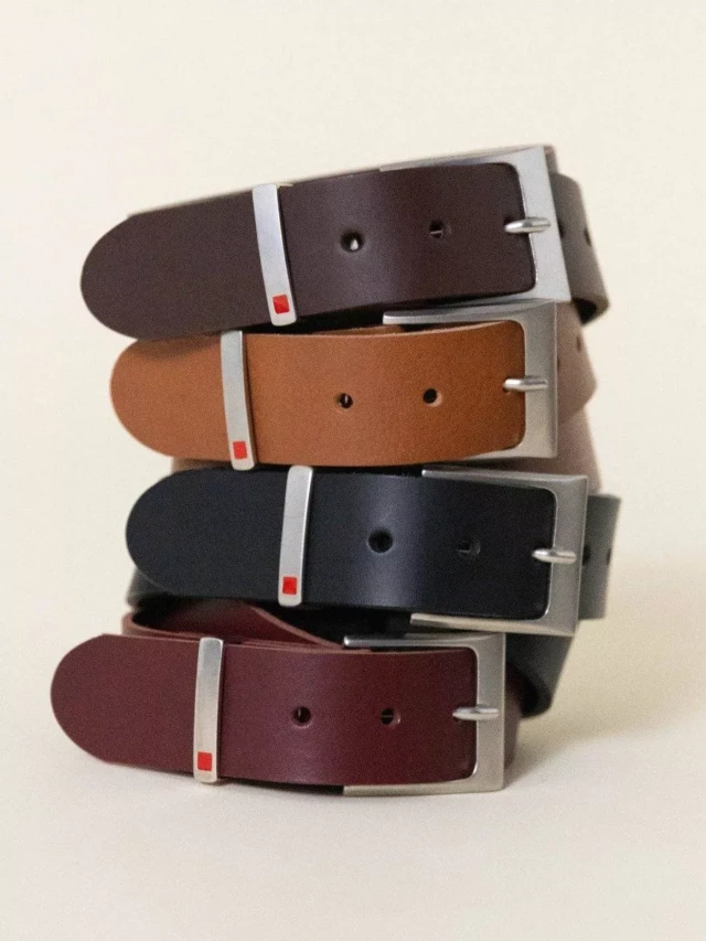 1083 - CEINTURE BOUCLE CARREE 810 cuir bordeaux Unisexe