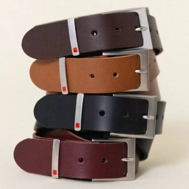 1083 - CEINTURE BOUCLE CARREE 810 cuir camel Unisexe