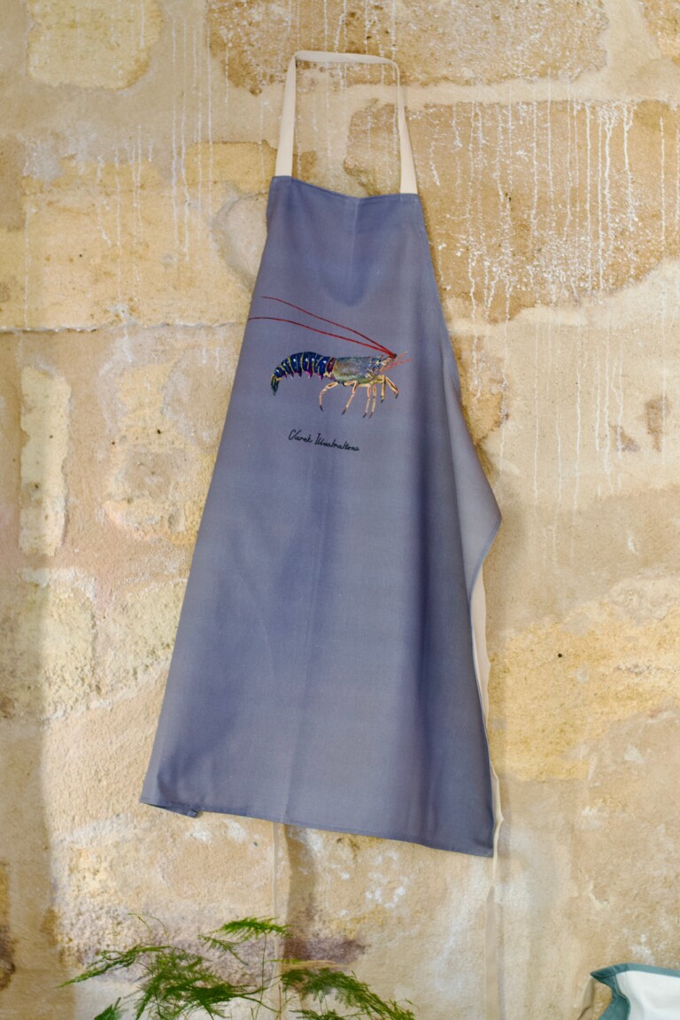 varek.illustrations - Tablier Taupe 100% coton : La Langouste