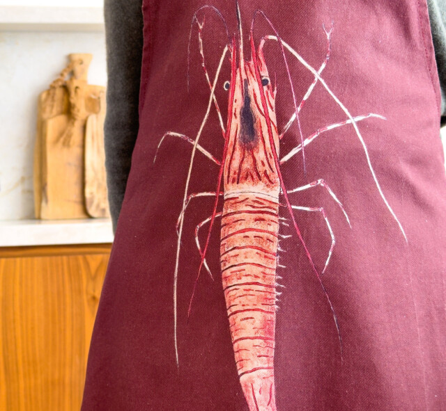 varek.illustrations - Tablier Rouge brun 100% coton : La Crevette