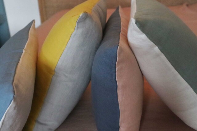 Laurence Carroy - Housse de coussin en lin lavé