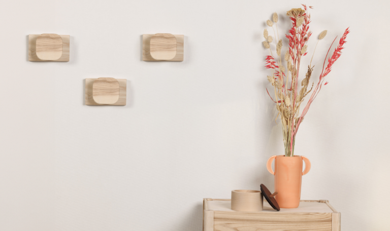 Manufacture Jacquemin - Trio de petites patères en frêne