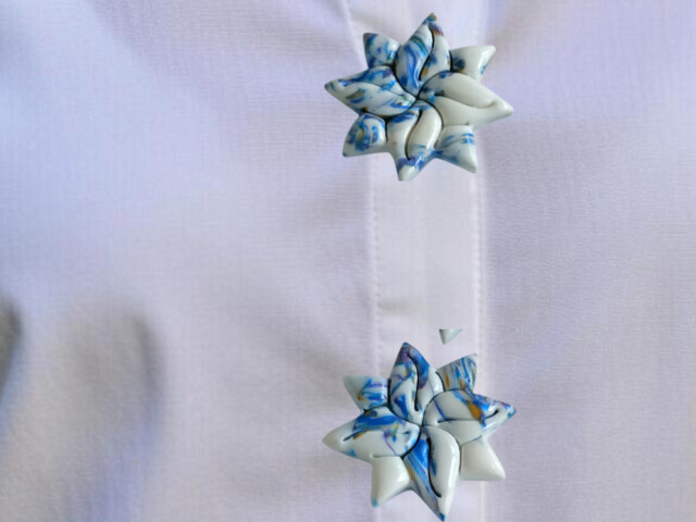 cache bouton chemise etoile bleu L'Atelier de Patricia - Cache bouton chemise - étoile bleu Bleu clair