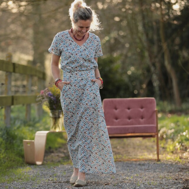 Quintessence - Jupe longue Maya - Double gaze de coton fleurettes bleues