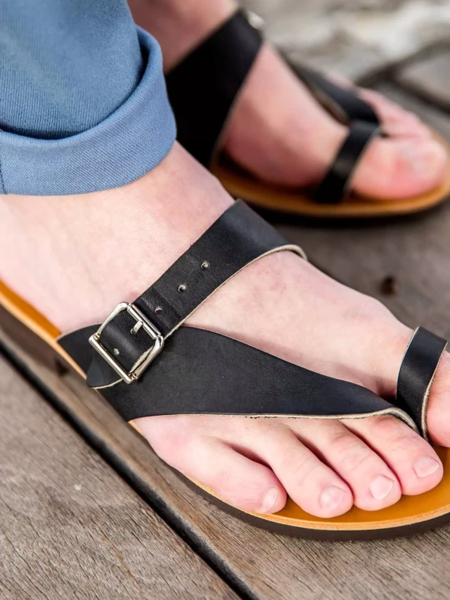 MAX VINCENT - TONGS ESCALET cuir tannage vegetal noir Homme