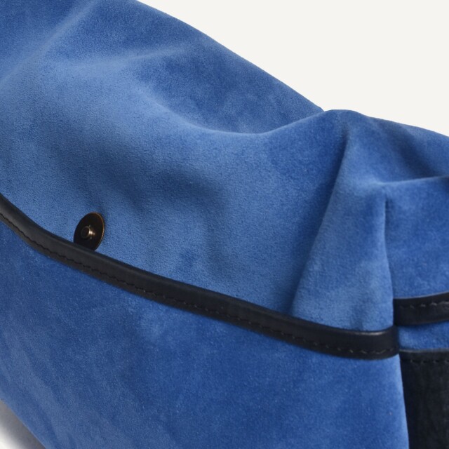 Bleu De Chauffe - Musette du Pêcheur S / Cuir Velours - Bleu Agate