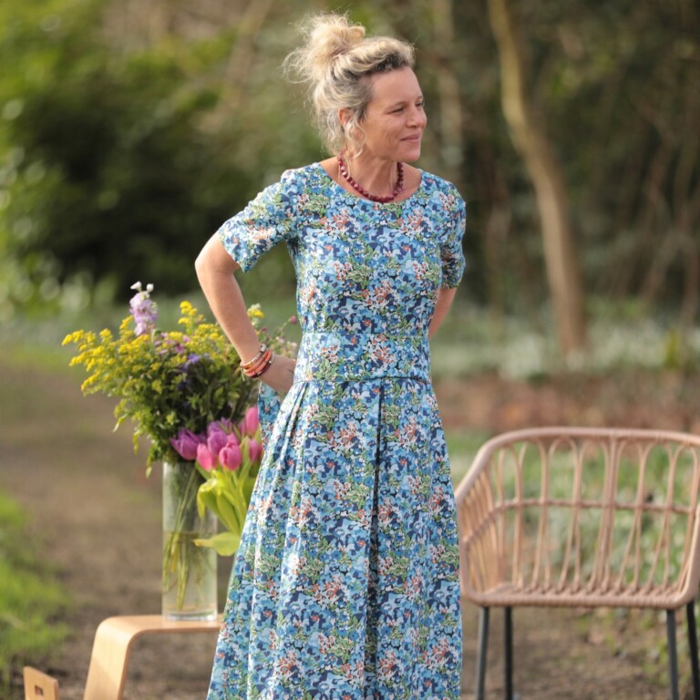 Meta SS25 - Robe Louisa - Fleurs d'Indigo – L