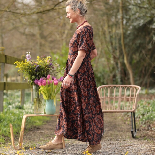 Quintessence - Robe Louisa - Viscose fleurie camel
