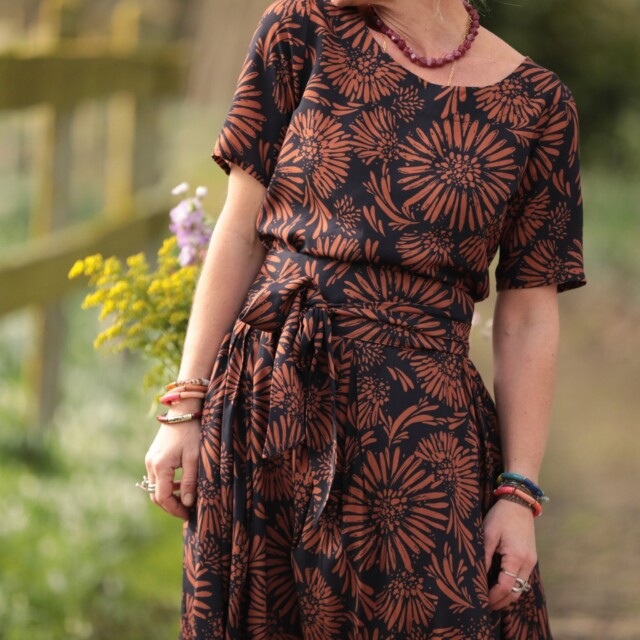 Quintessence - Robe Louisa - Viscose fleurie camel