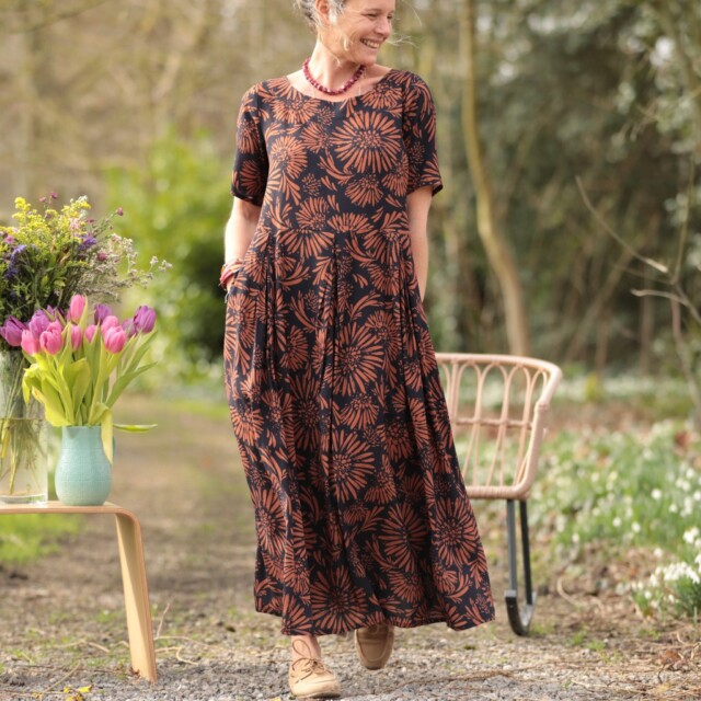 Quintessence - Robe Louisa - Viscose fleurie camel