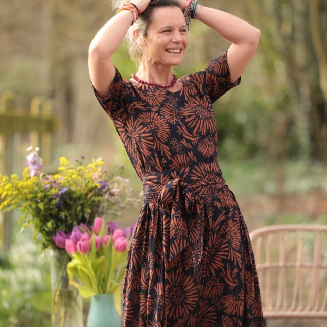 Quintessence - Robe Louisa - Viscose fleurie camel