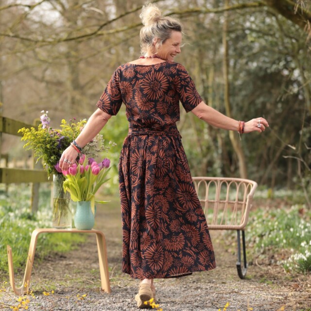 Quintessence - Robe Louisa - Viscose fleurie camel