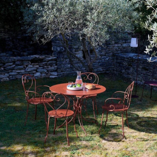 Fermob - Table à manger ronde FERMOB 1900 96cm en métal – 26 coloris