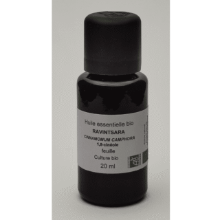 Huile Essentielle Ravintsara Grand Cru – Défenses Naturelles par la marque VHYG VHYG - Huile Essentielle Ravintsara Grand Cru – Défenses Naturelles