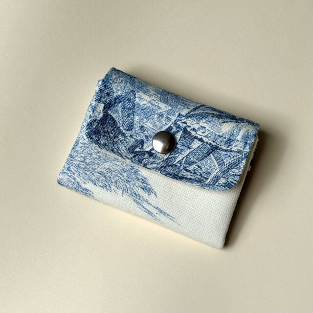 Maison Mallow - Mini Portefeuille Toile de Jouy bleue