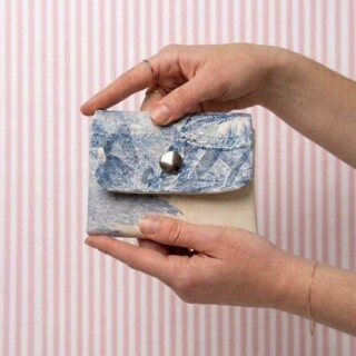 MAISON MALLOW - Mini Portefeuille Toile de Jouy bleue