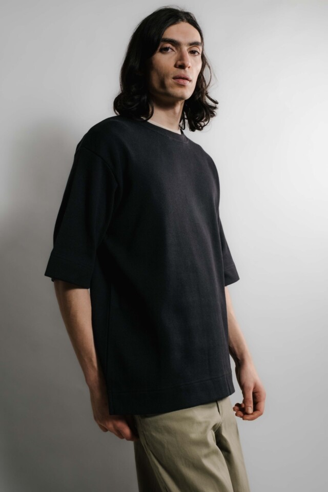 Nitto Knitwear - Vahé manches courtes - Noir