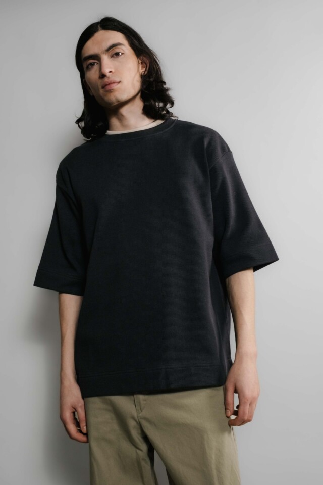 Nitto Knitwear - Vahé manches courtes - Noir