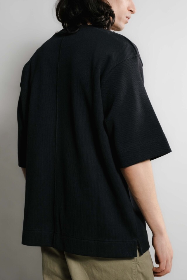 Nitto Knitwear - Vahé manches courtes - Noir