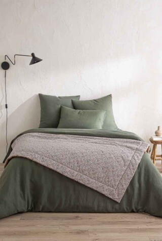 Couvre-lit imprimé en percale de coton Cîmes 130×200 c par la marque À Demain le linge français À Demain le linge français - Couvre-lit imprimé en percale de coton Cîmes 130×200 c