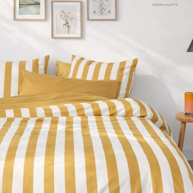 A demain - Parure en percale de coton biologique La Large Rayure Jaune Ocre - Housse de couette 260x240 cm + taies 50x75 cm