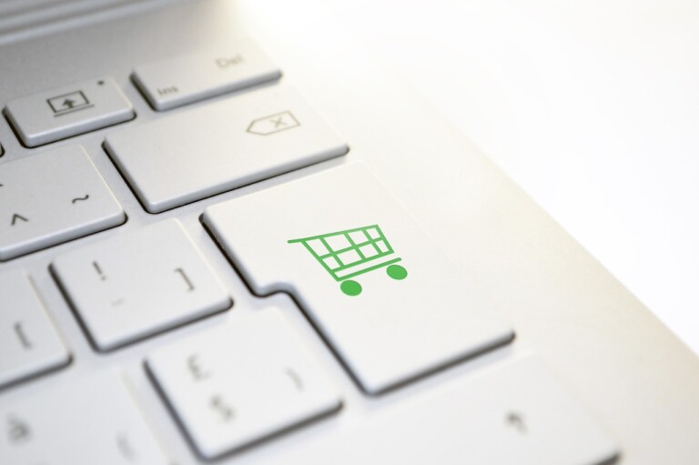 athree23-e-commerce-3692440_1280-Adrian-Pixabay