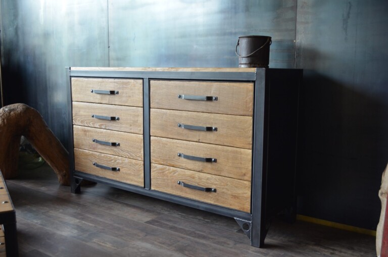 Micheli Design - Buffet industriel en chêne massif et acier "faux tiroirs" BACCHUS
