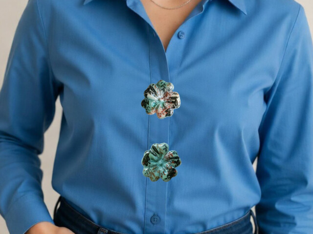 L'Atelier de Patricia - Cache bouton chemise - fleur Vert