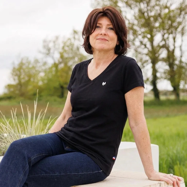 PALÂBA - T shirt col V noir femme | Cœur