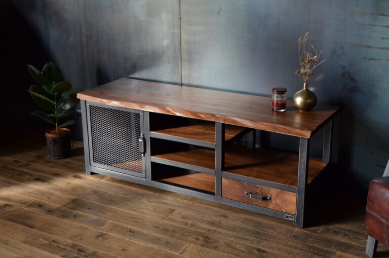 Micheli Design - Meuble TV en noyer massif Live Edge THOR