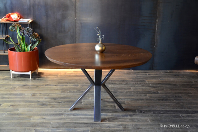 Micheli Design - Table ronde en chêne massif & acier AÉNÉAS