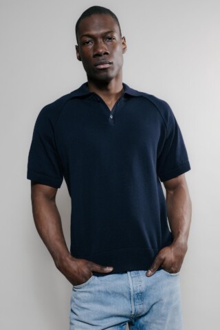 Sevan Polo – Marine par la marque Nitto Knitwear Nitto Knitwear - Sevan Polo – Marine